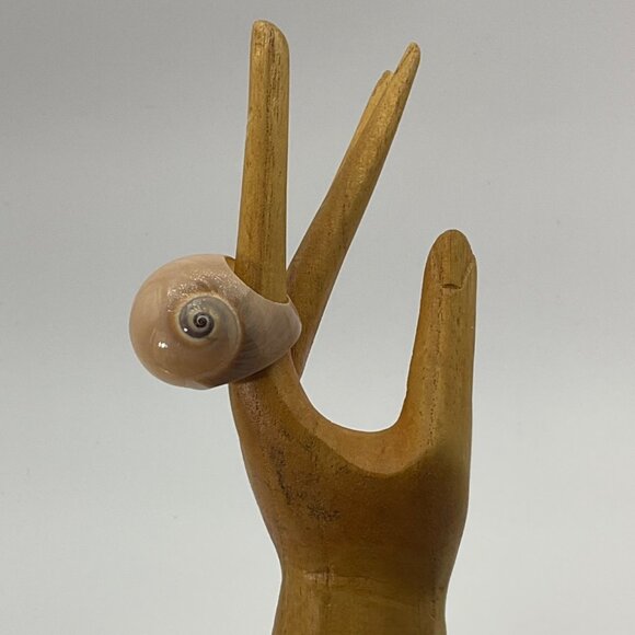 New VTG Sz 3 Ring Beige Turbo Sea Shell Artisan Hand Carved Pinky Finger - Picture 2 of 9